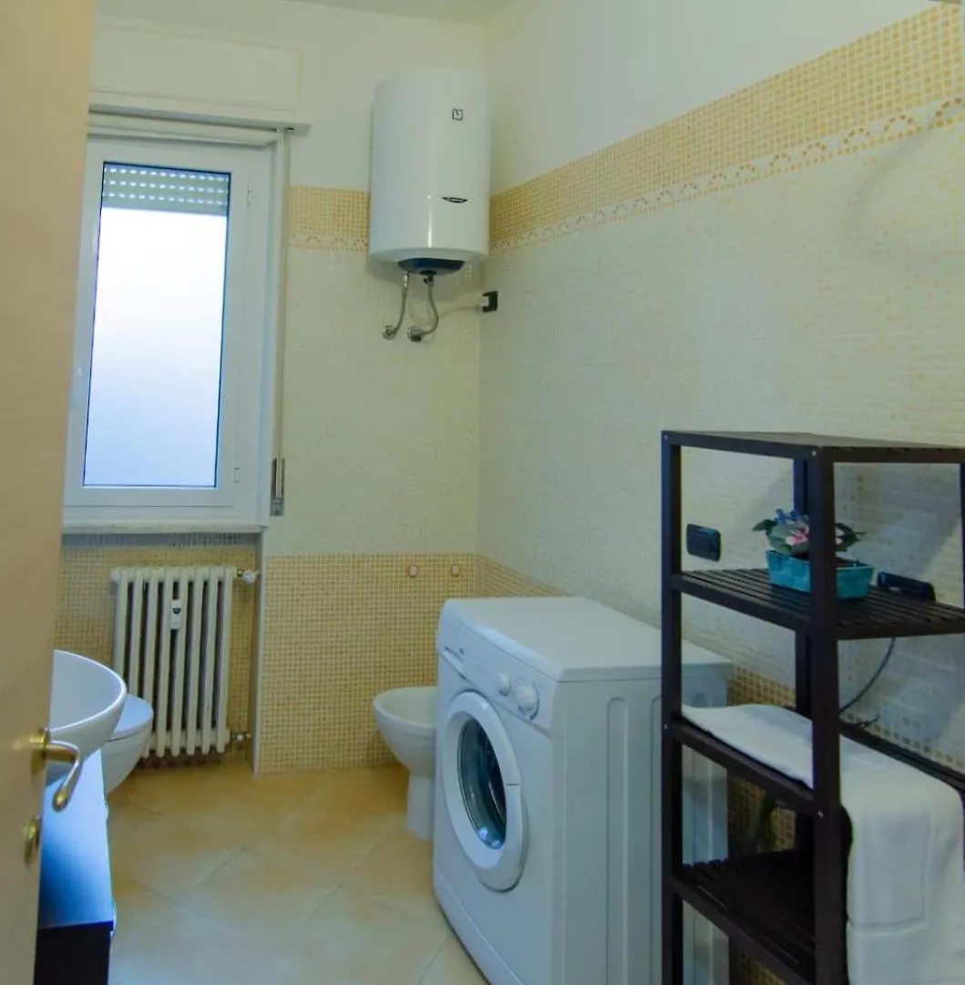 A Casa Da Vicky Apartment Parma 0*,